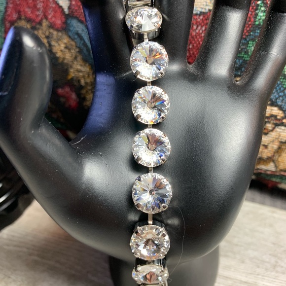 Handmade Swarovski “Clear Crystal” Cup Chain - Picture 4 of 8